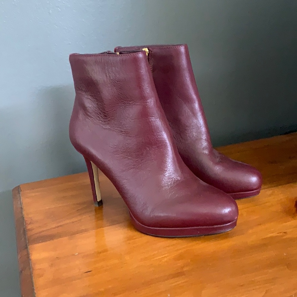 Like new Michael kors boots only worn once